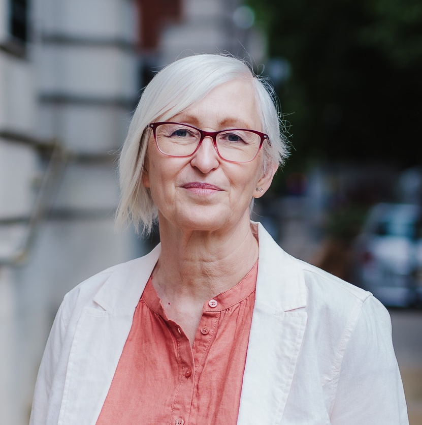 Jane Hickey BA (hons), Dip NT, PGCE, Dip SEN(HI) mBANT rCNHC