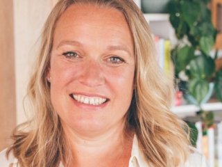 Ruth Etches LLB (Hons) DipCNM mBANT rCNHC mIFM Ruth Etches Foof for the Brain Practitioner